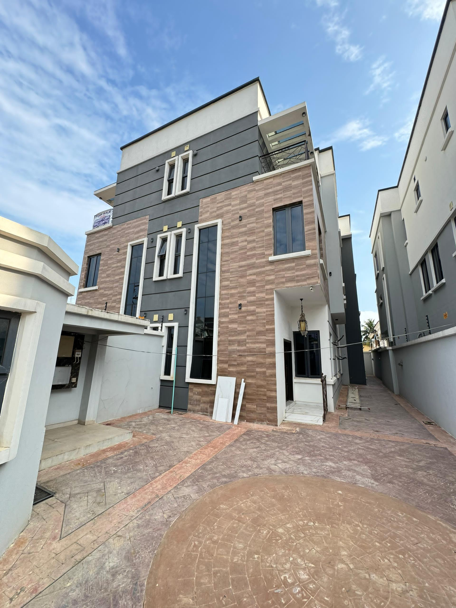 BEAUTIFULLY CARVED 5 BEDROOM SEMI DETACHED DUPLEX WITH BQ