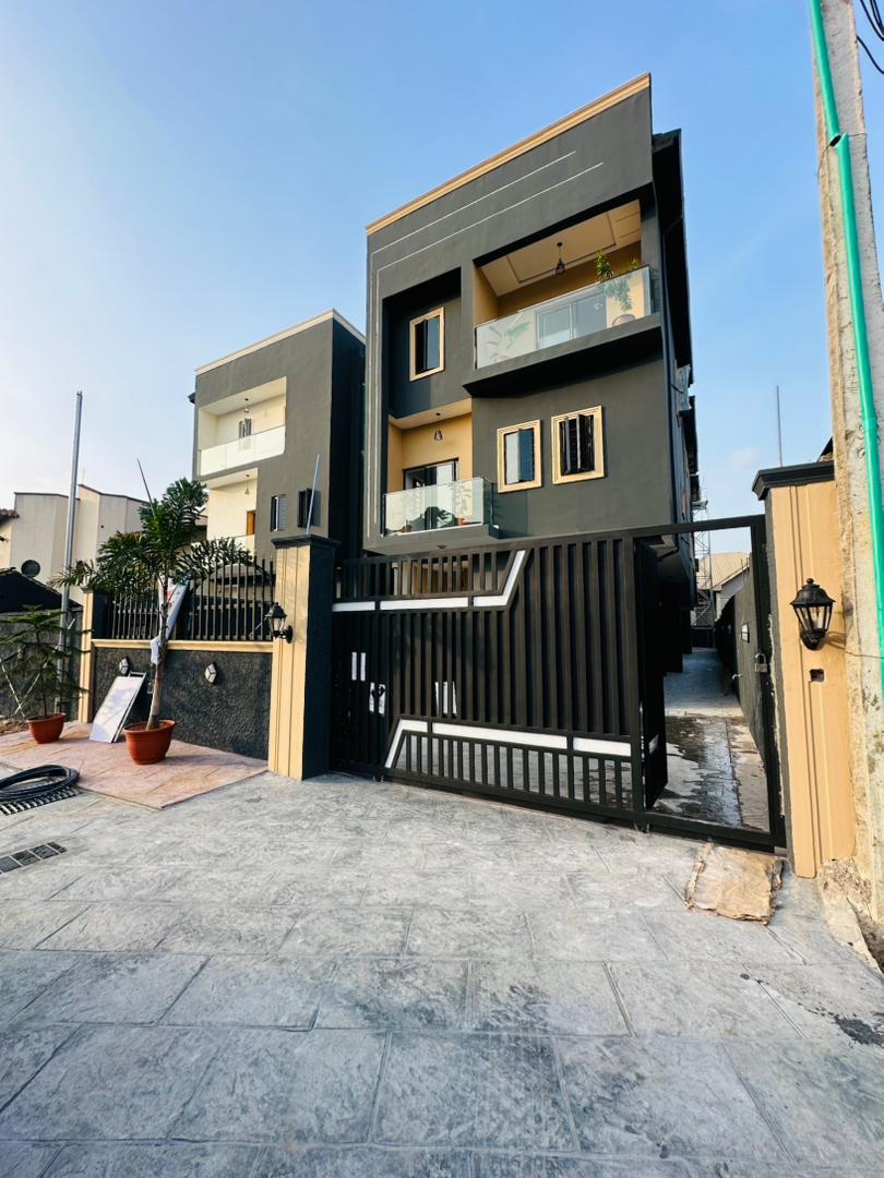 5 Bedroom Fully Detached Duplex