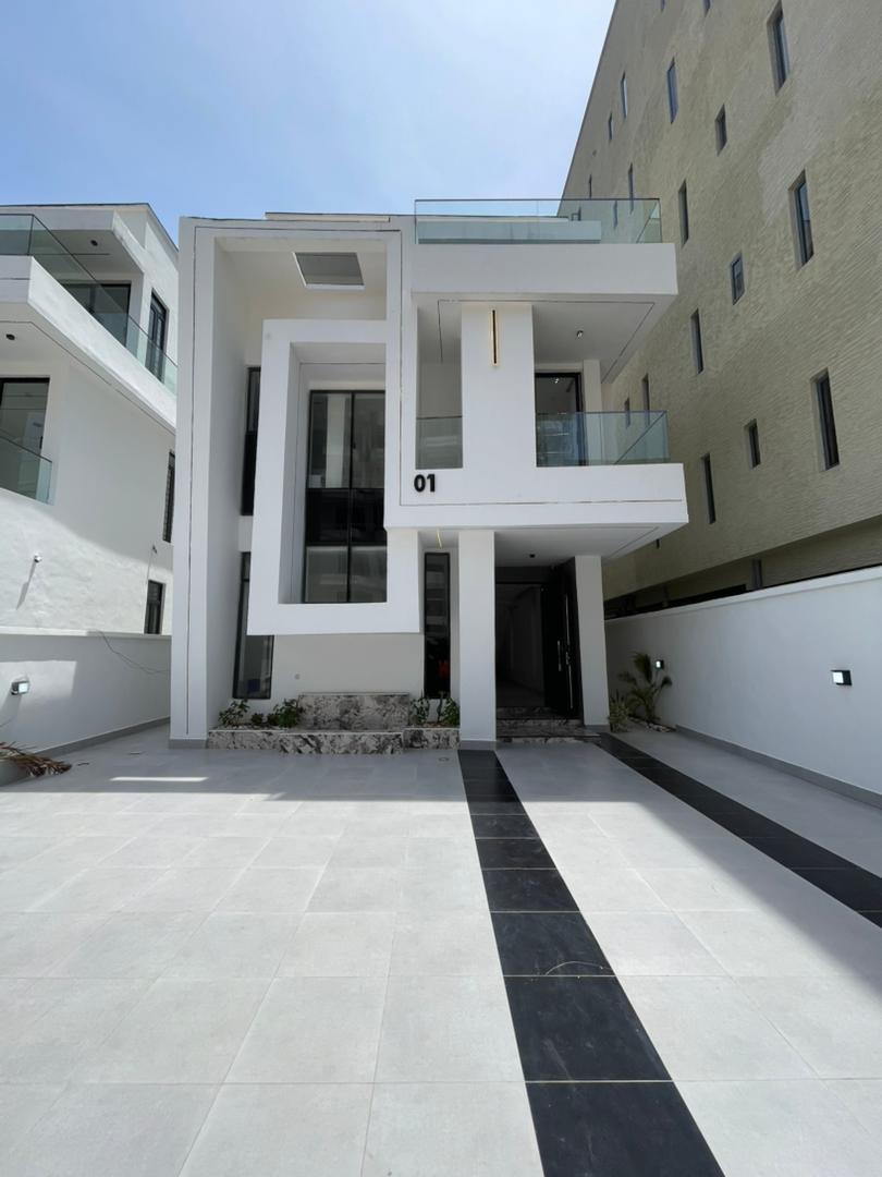 5 Bedroom Fully Detached Duplex