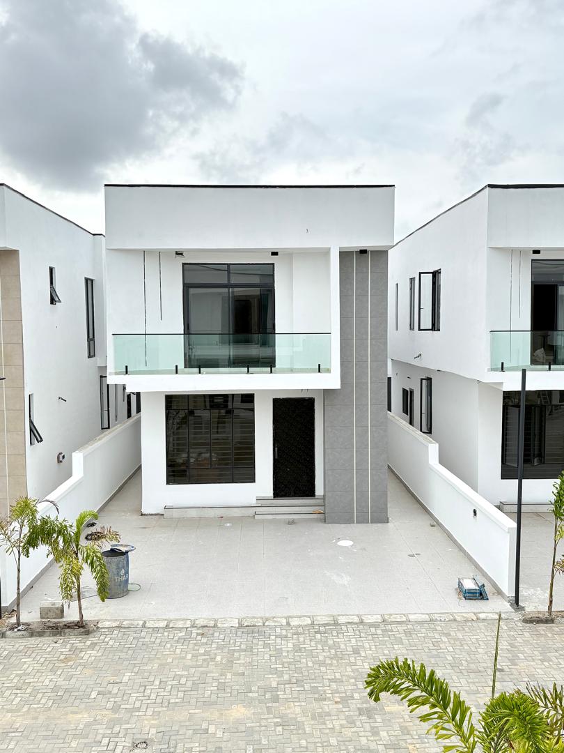 4 Bedroom Fully Detached Duplex