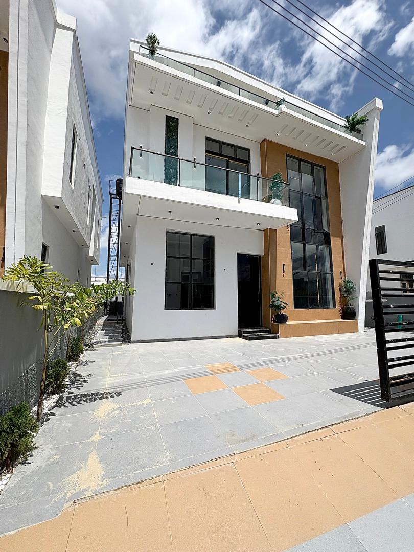 4 Bedroom Fully Detached Duplex