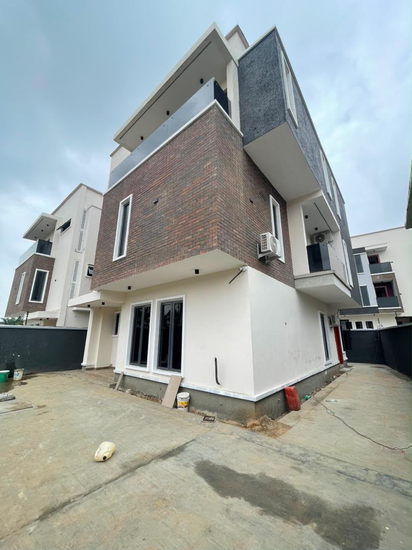 5 Bedroom Fully Detached Duplex